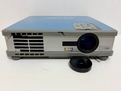 Mitsubishi XL8U Color View Projeksiyon